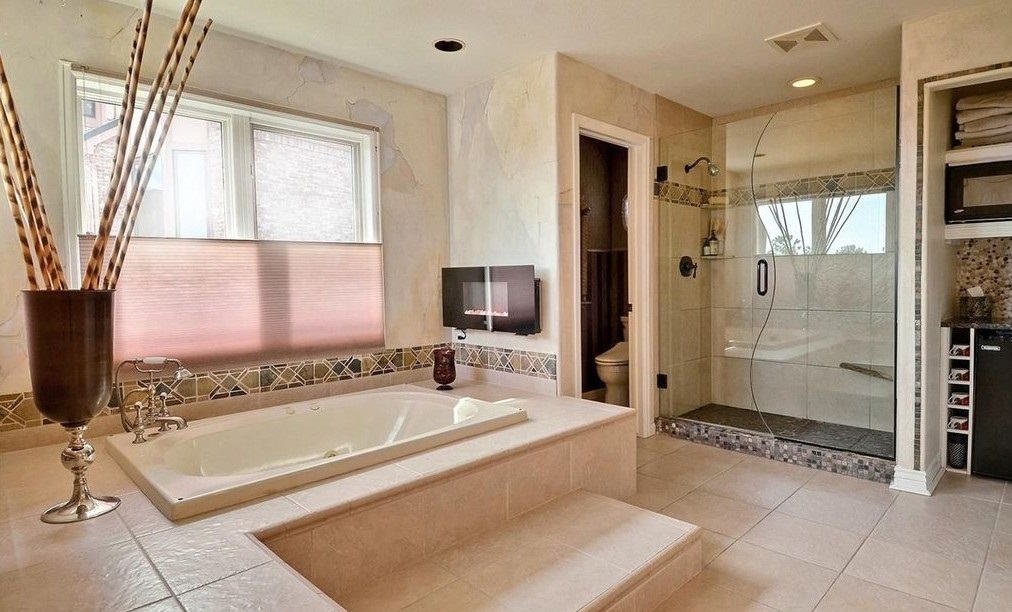 Custom Bathrooms - Interiors by Linda